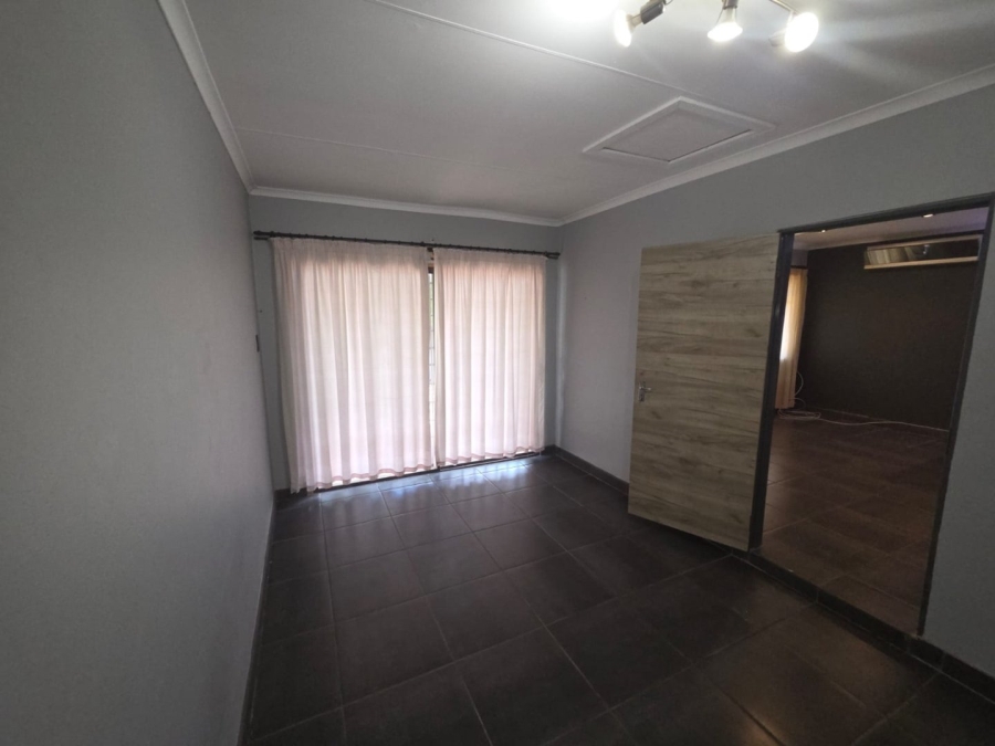 5 Bedroom Property for Sale in Westdene Free State